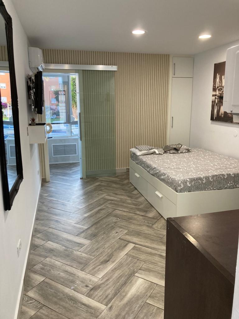 SE ALQUILA ESTUDIO HASTA 31.5.26 EN ZONA EL PINILLO (TORREMOLINOS)