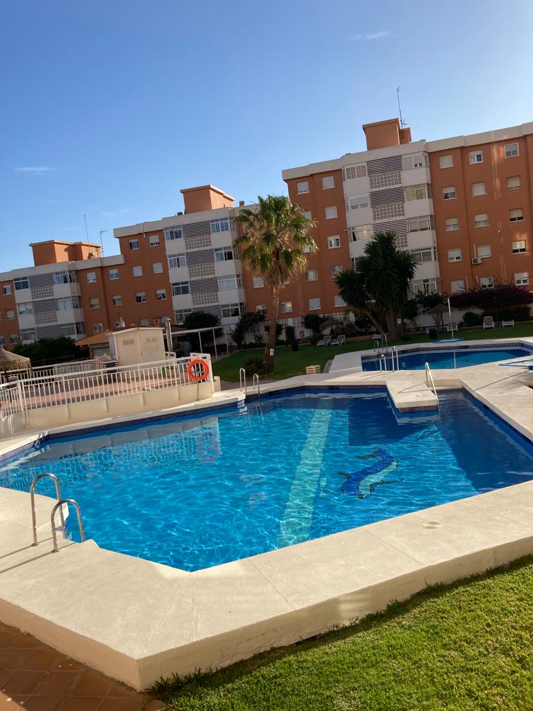 SE ALQUILA ESTUDIO HASTA 31.5.26 EN ZONA EL PINILLO (TORREMOLINOS)