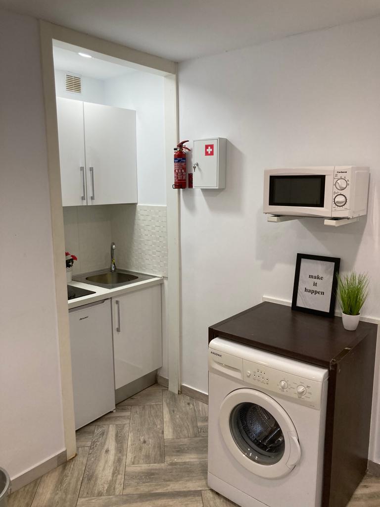 SE ALQUILA ESTUDIO HASTA 31.5.26 EN ZONA EL PINILLO (TORREMOLINOS)