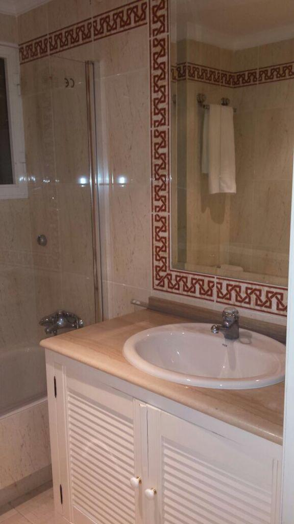 Se alquila desde 1/09/2026 - 30.6.27 precioso apartamento en Playamar (Torremolinos) .-