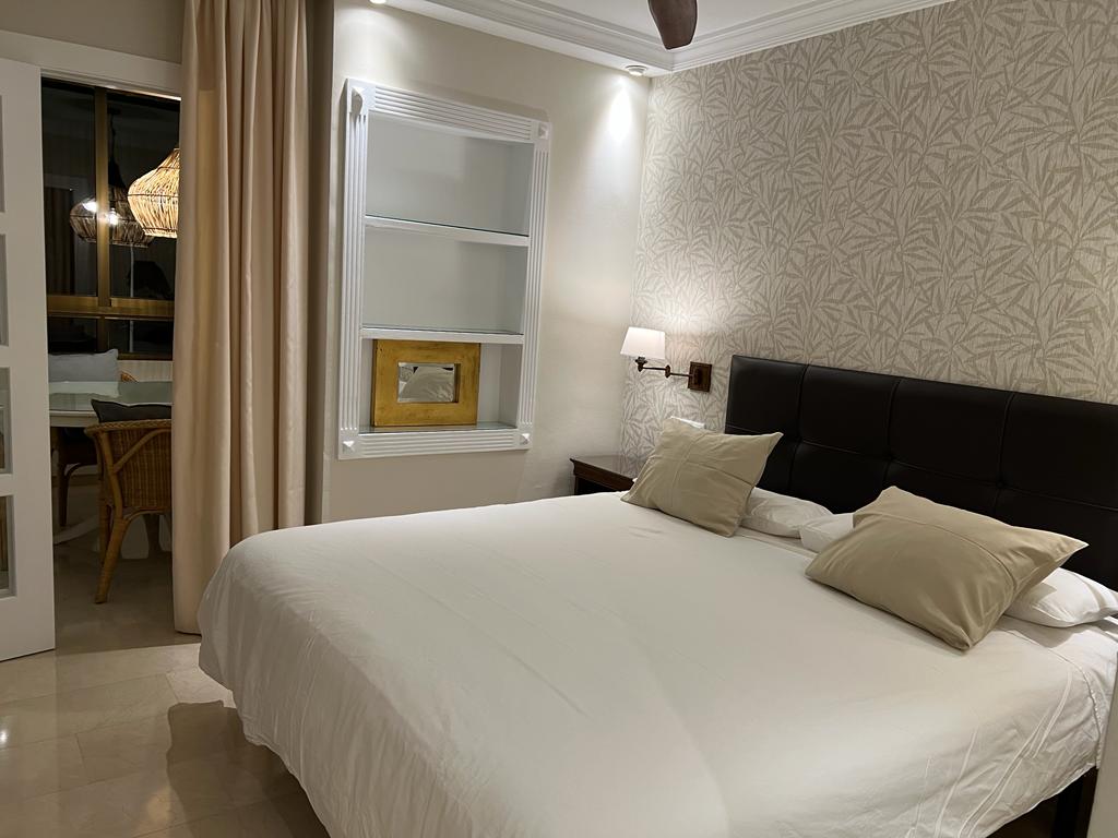 Se alquila desde 1/09/2026 - 30.6.27 precioso apartamento en Playamar (Torremolinos) .-