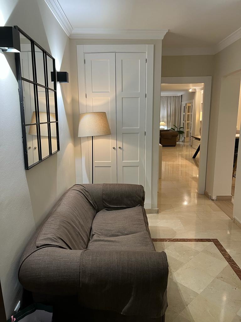 Se alquila desde 1/09/2026 - 30.6.27 precioso apartamento en Playamar (Torremolinos) .-