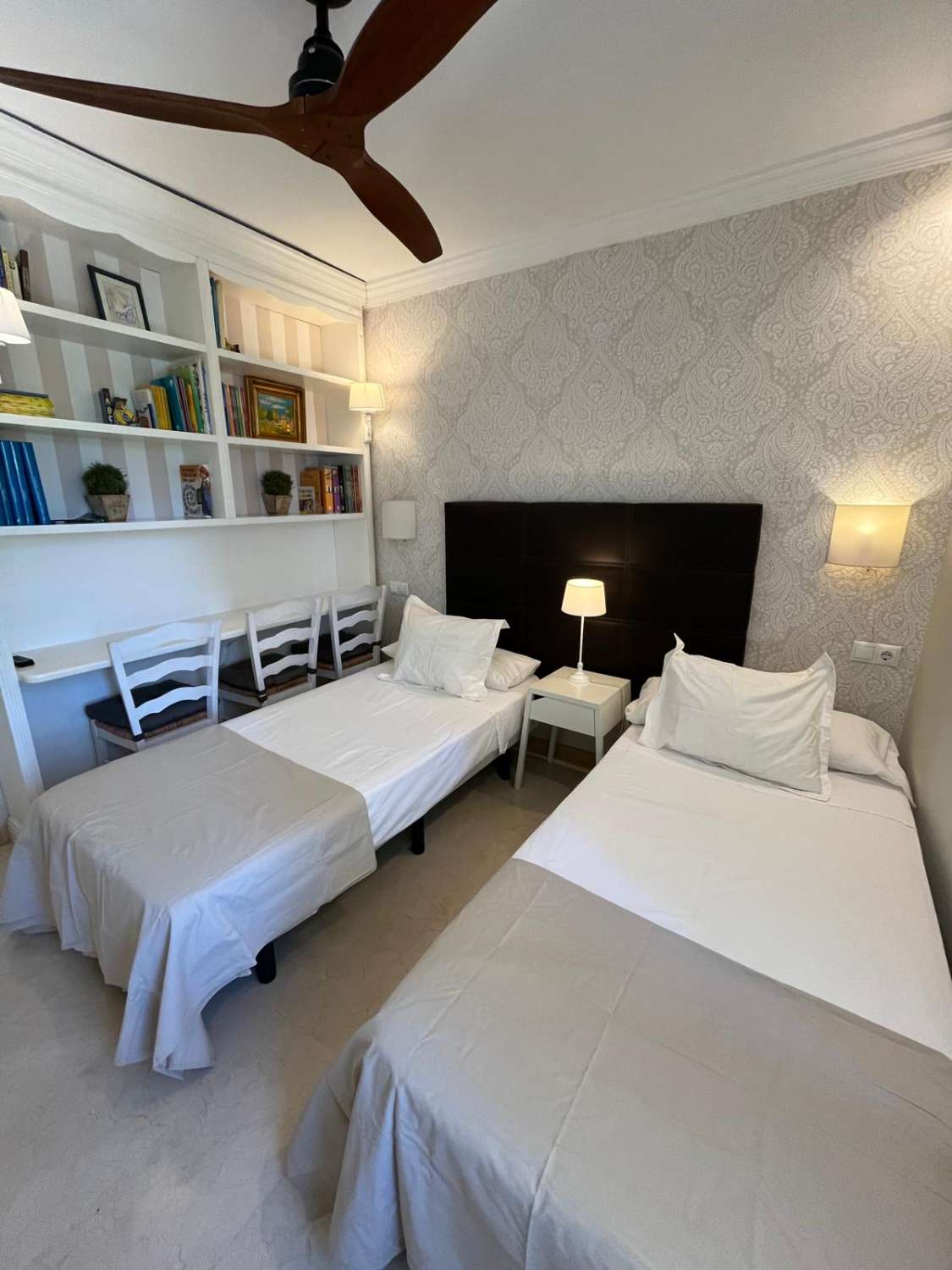 Keskikausi Vuokra 4.1.27–30.6.27 kaunis asunto Playamarissa (Torremolinos).