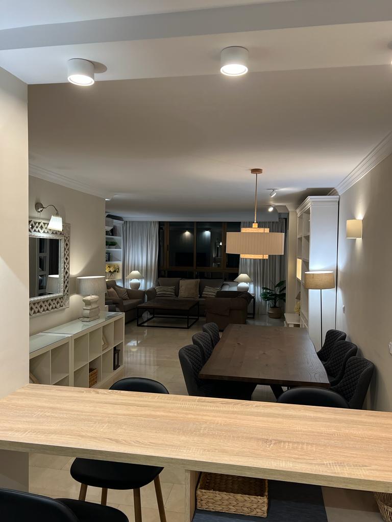 Se alquila desde 1/09/2026 - 30.6.27 precioso apartamento en Playamar (Torremolinos) .-