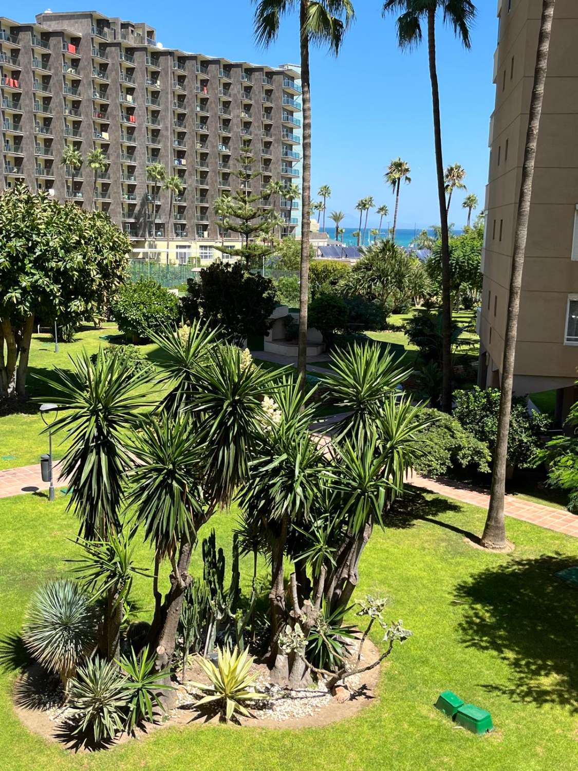Keskikausi Vuokra 4.1.27–30.6.27 kaunis asunto Playamarissa (Torremolinos).