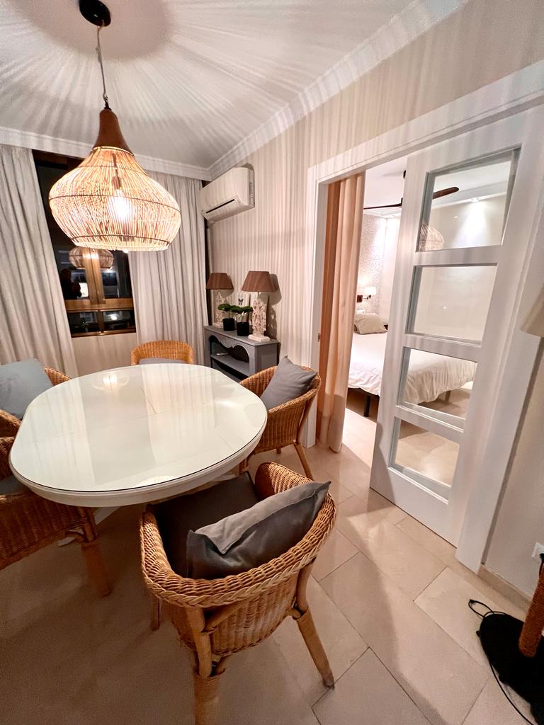 Se alquila desde 1/09/2026 - 30.6.27 precioso apartamento en Playamar (Torremolinos) .-