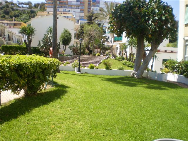 Se alquila desde ahora al 31/05/2026 y desde 01/09/2026 hasta 30/06/2027 bonito apartamento en el centro de La Carihuela (Torremolinos).-