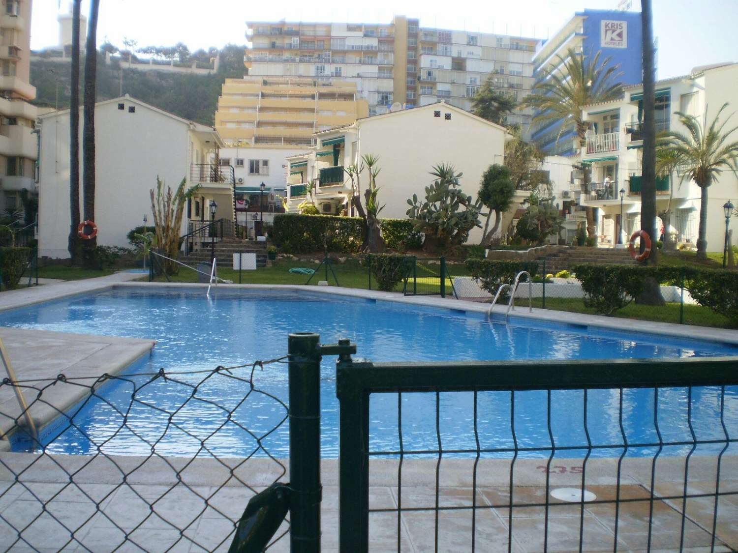 Se alquila desde ahora al 31/05/2026 y desde 01/09/2026 hasta 30/06/2027 bonito apartamento en el centro de La Carihuela (Torremolinos).-