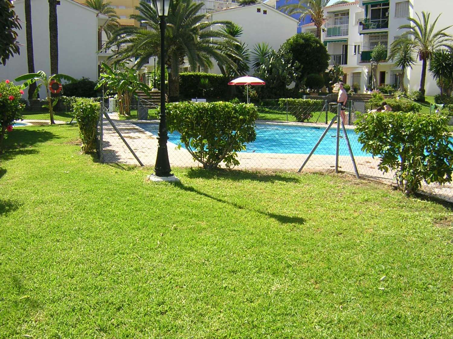 Se alquila desde ahora al 31/05/2026 y desde 01/09/2026 hasta 30/06/2027 bonito apartamento en el centro de La Carihuela (Torremolinos).-