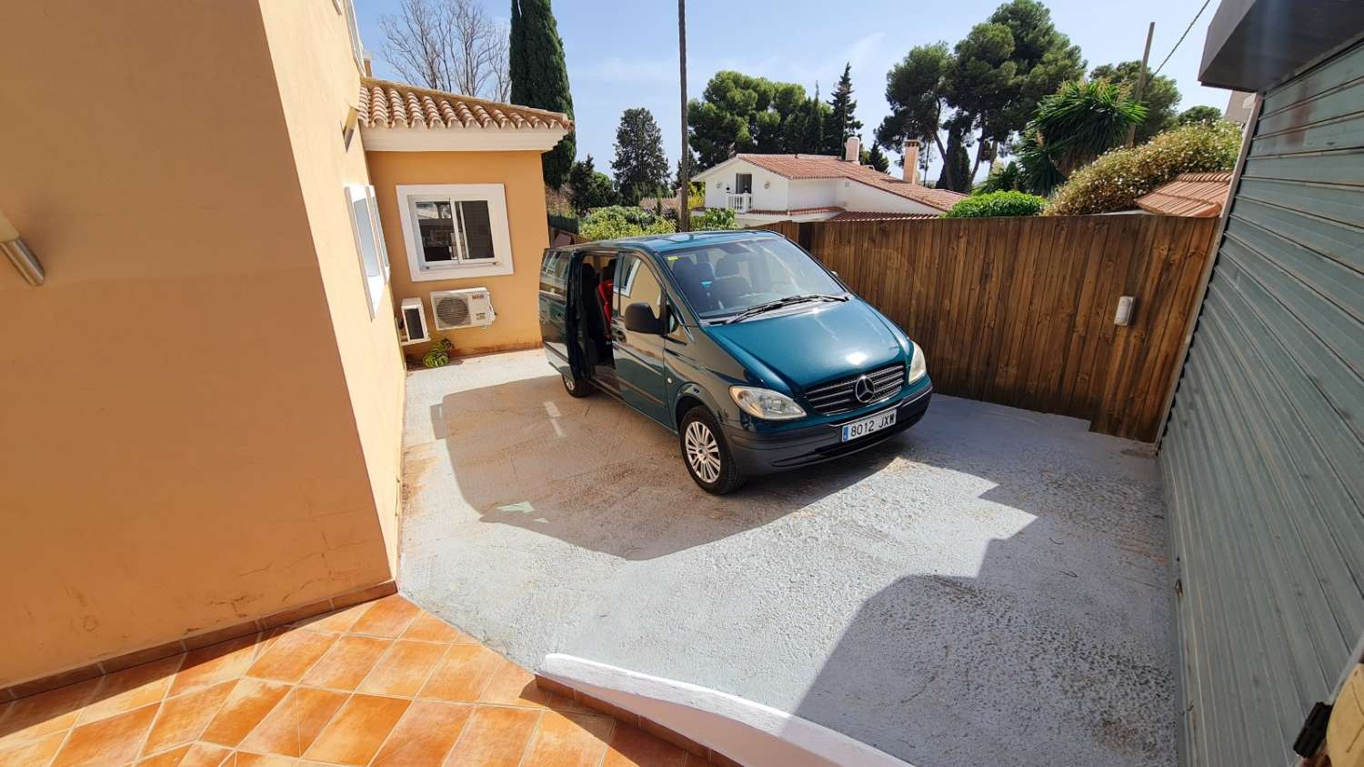 Se alquila de 01/11/2026- 01/04/2027 MAGNIFICA villa en Urbanización El Pinar (Torremolinos)