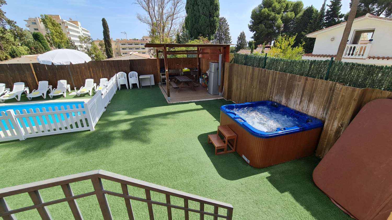 Se alquila de 01/11/2026- 01/04/2027 MAGNIFICA villa en Urbanización El Pinar (Torremolinos)