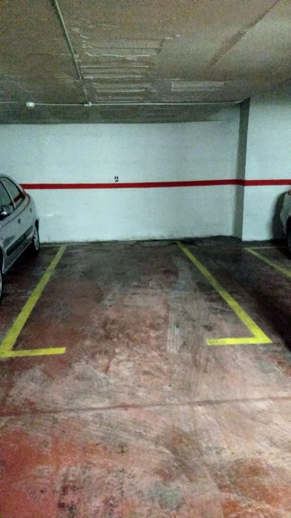 Se alquila desde 01/09/26 hasta 31/05/27 precioso apartamento en 1ª línea de playa con vistas al mar en La Carihuela (Torremolinos).