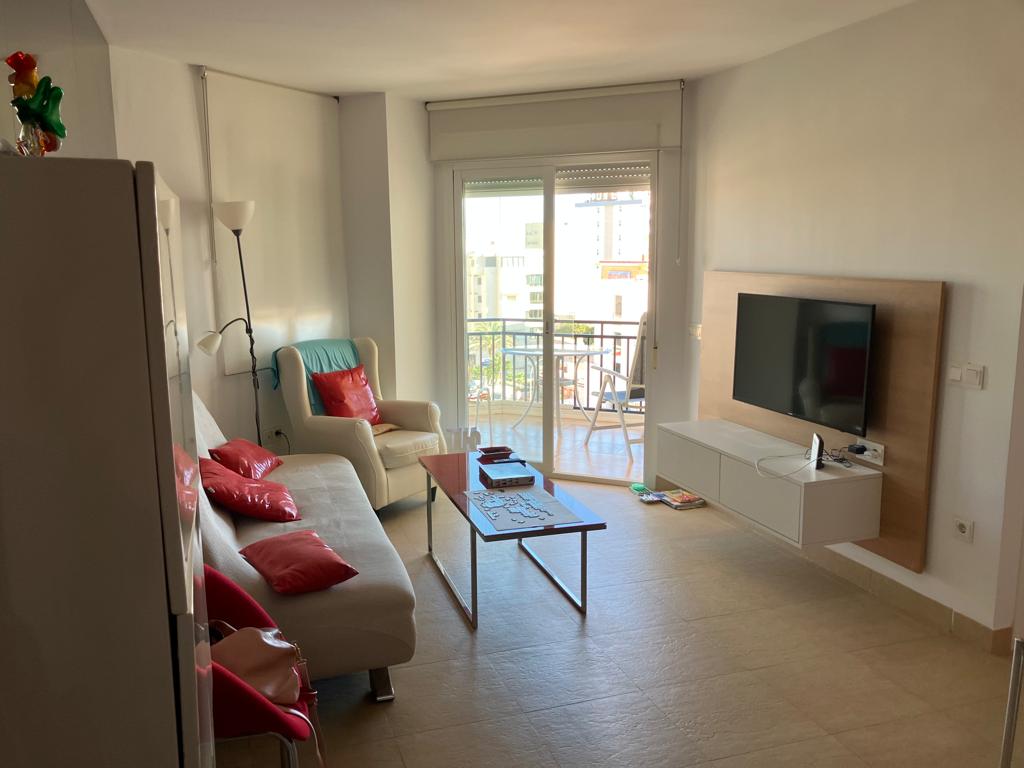 Se alquila desde 18.1.27-30-5-27 bonito apartamento con vistas al mar en La Carihuela (TORREMOLINOS)