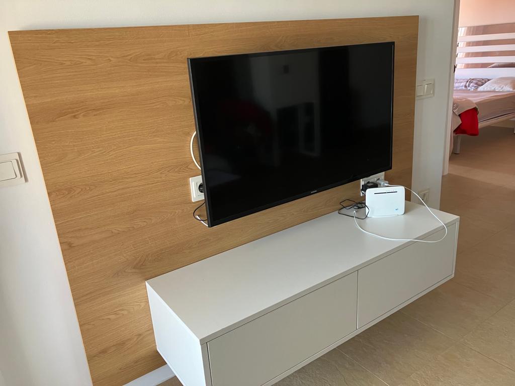 Se alquila desde 18.1.27-30-5-27 bonito apartamento con vistas al mar en La Carihuela (TORREMOLINOS)