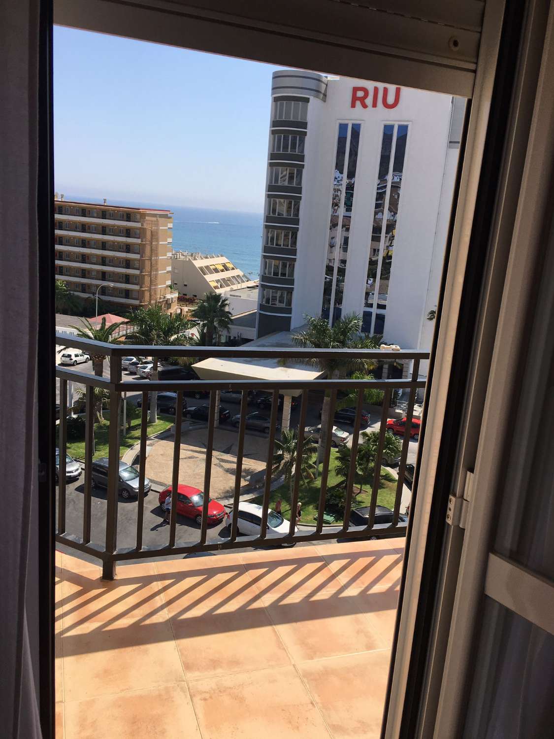 Se alquila desde 18.1.27-30-5-27 bonito apartamento con vistas al mar en La Carihuela (TORREMOLINOS)