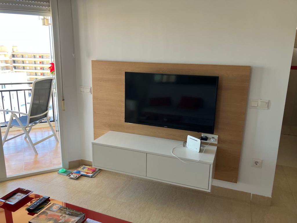 Se alquila desde 18.1.27-30-5-27 bonito apartamento con vistas al mar en La Carihuela (TORREMOLINOS)