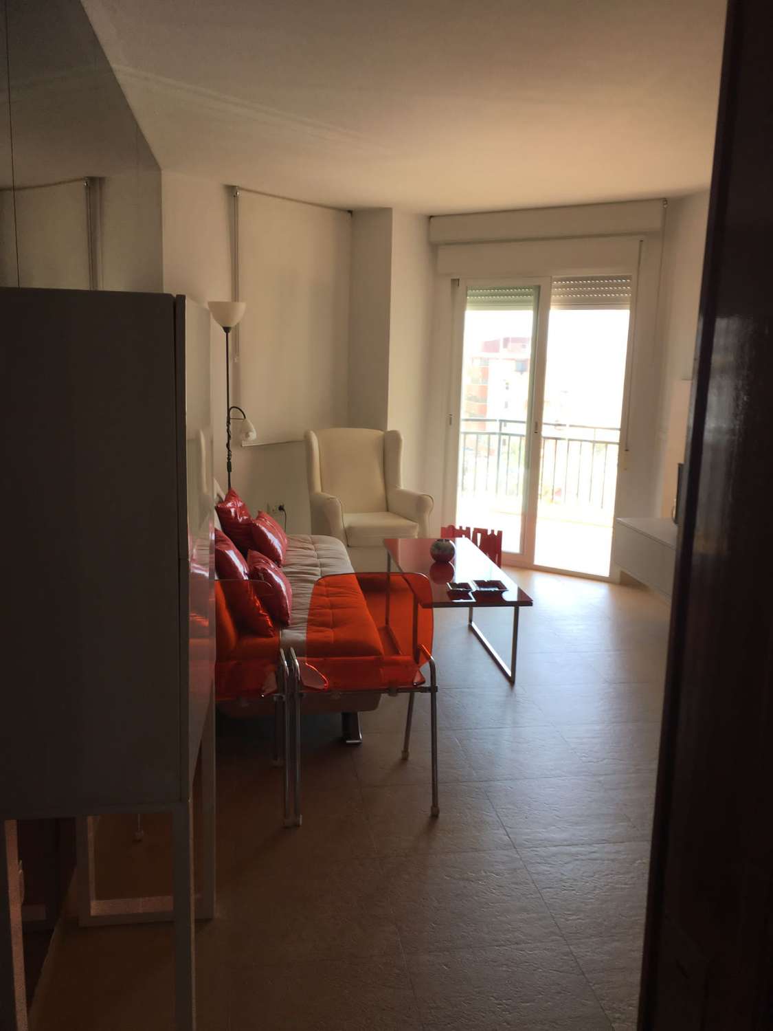 Se alquila desde 18.1.27-30-5-27 bonito apartamento con vistas al mar en La Carihuela (TORREMOLINOS)