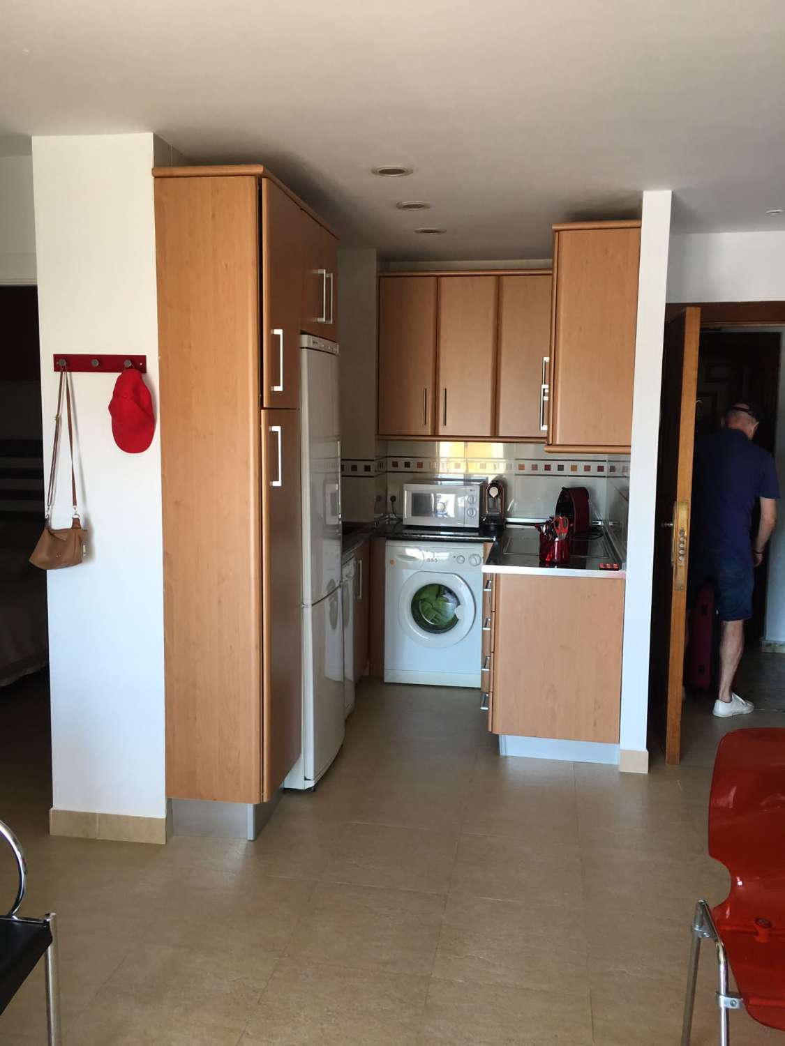 Se alquila desde 18.1.27-30-5-27 bonito apartamento con vistas al mar en La Carihuela (TORREMOLINOS)