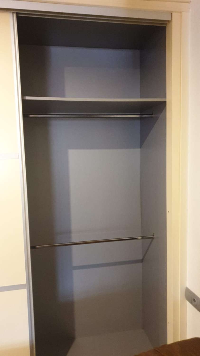 SE ALQUILA DESDE ahora -30.6.26 BONITO APARTAMENTO EN 1ª LINEA DE PLAYA EN LA CARIHUELA (TORREMOLINOS).