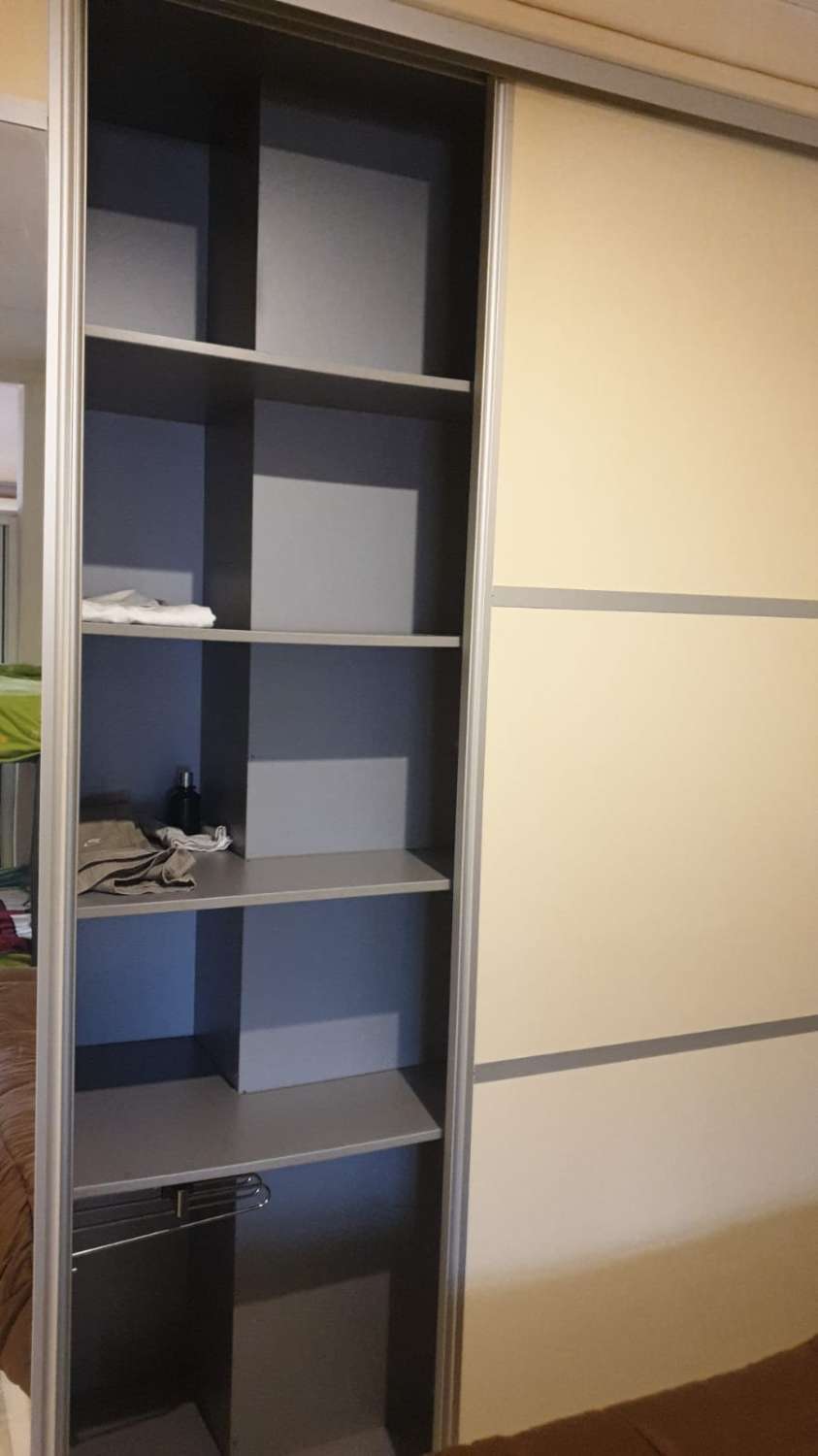 SE ALQUILA DESDE ahora -30.6.26 BONITO APARTAMENTO EN 1ª LINEA DE PLAYA EN LA CARIHUELA (TORREMOLINOS).