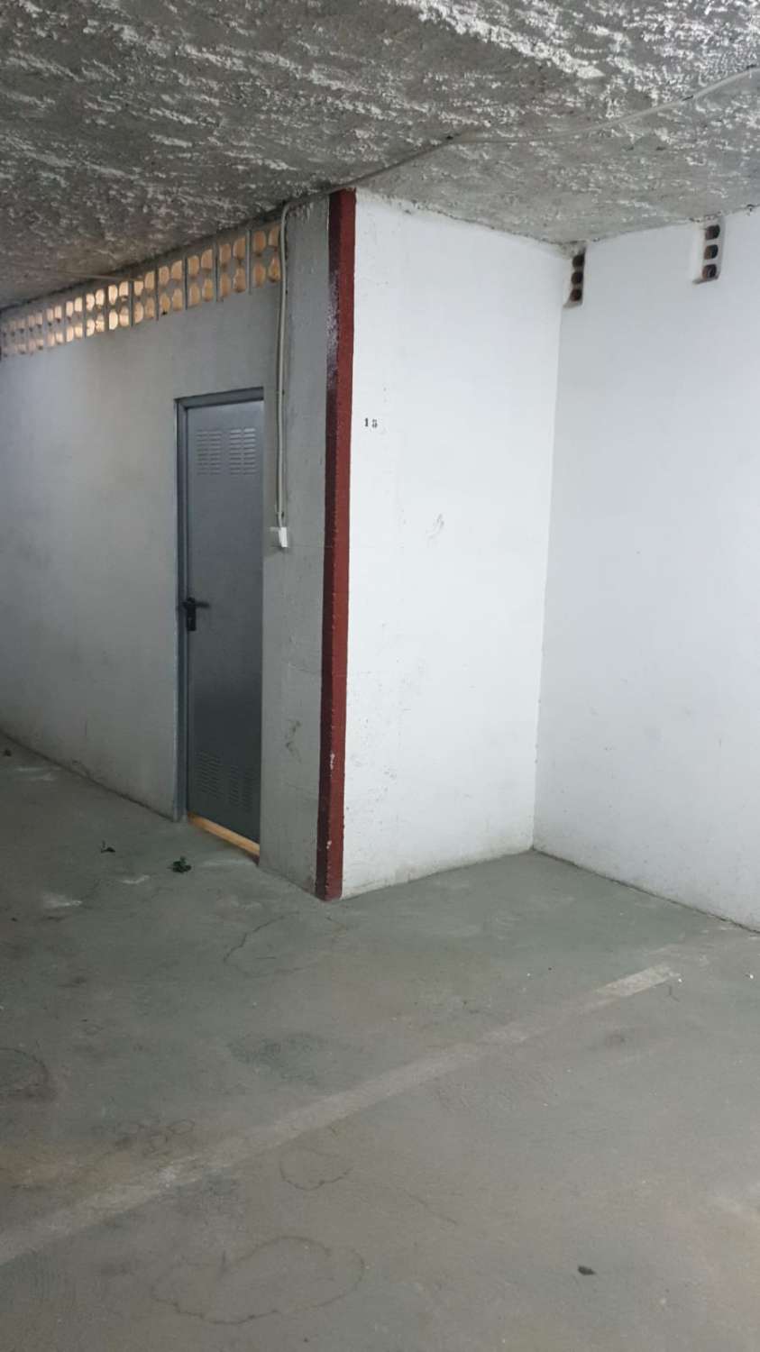 SE ALQUILA DESDE ahora -30.6.26 BONITO APARTAMENTO EN 1ª LINEA DE PLAYA EN LA CARIHUELA (TORREMOLINOS).