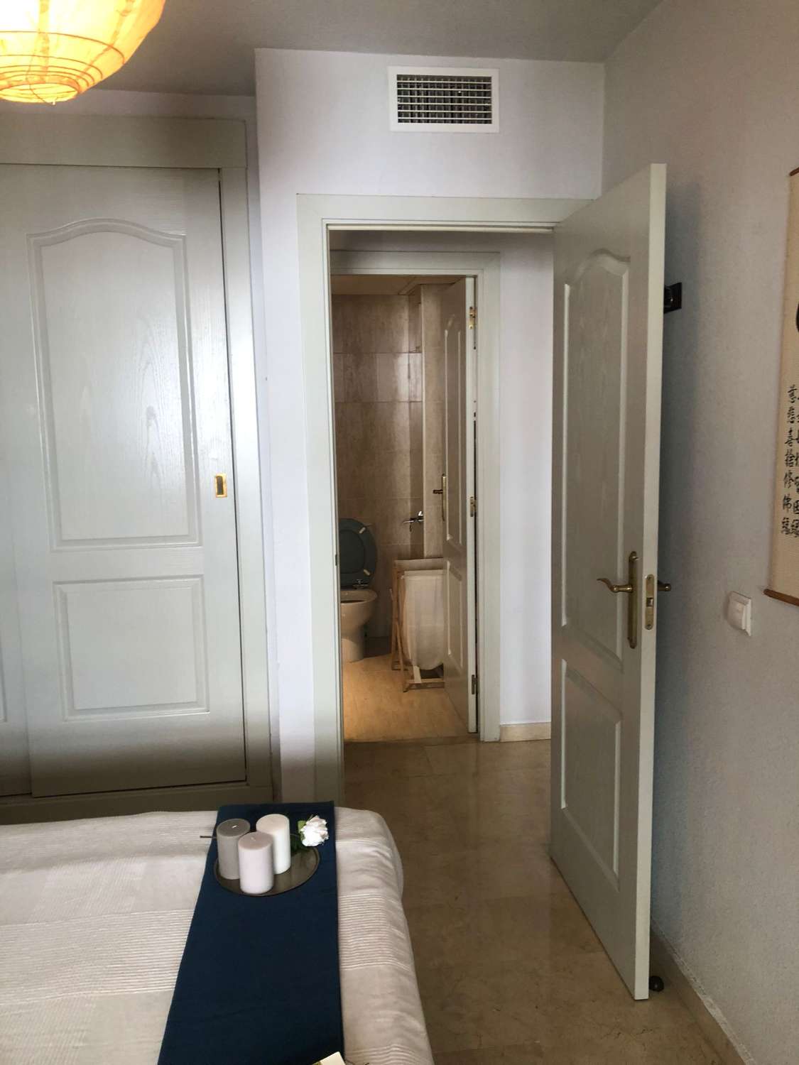 Se vende excelente apartamento en zona de Torrequebrada (Benalmádena).