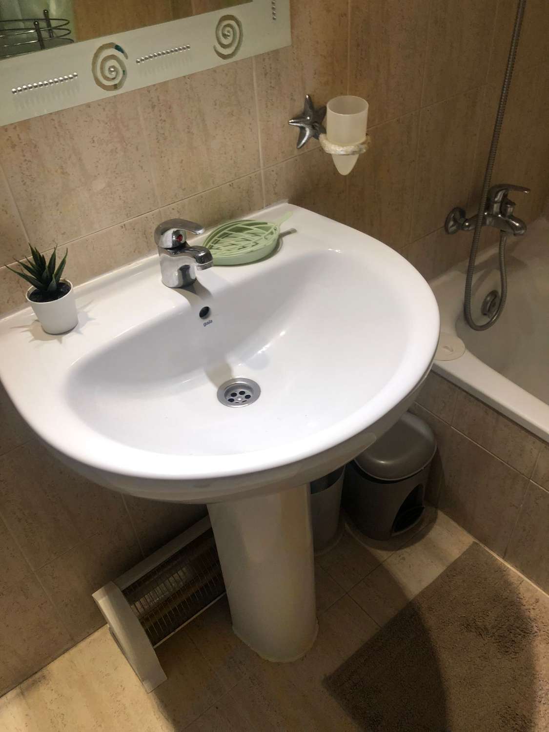 Se vende excelente apartamento en zona de Torrequebrada (Benalmádena).