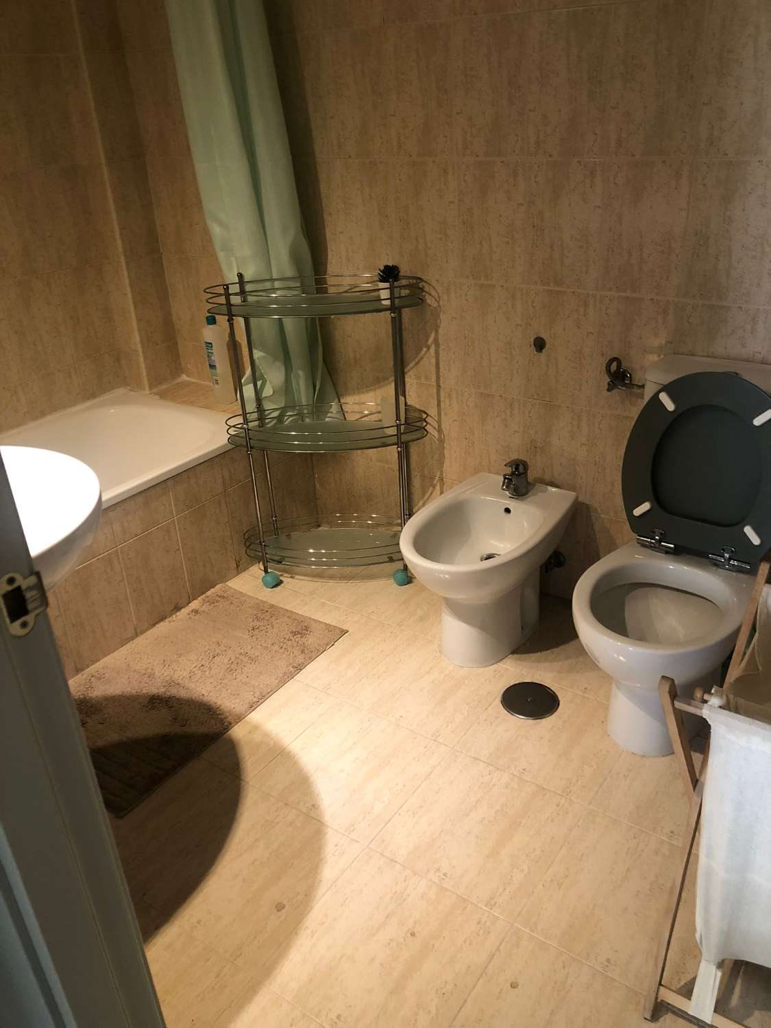 Se vende excelente apartamento en zona de Torrequebrada (Benalmádena).