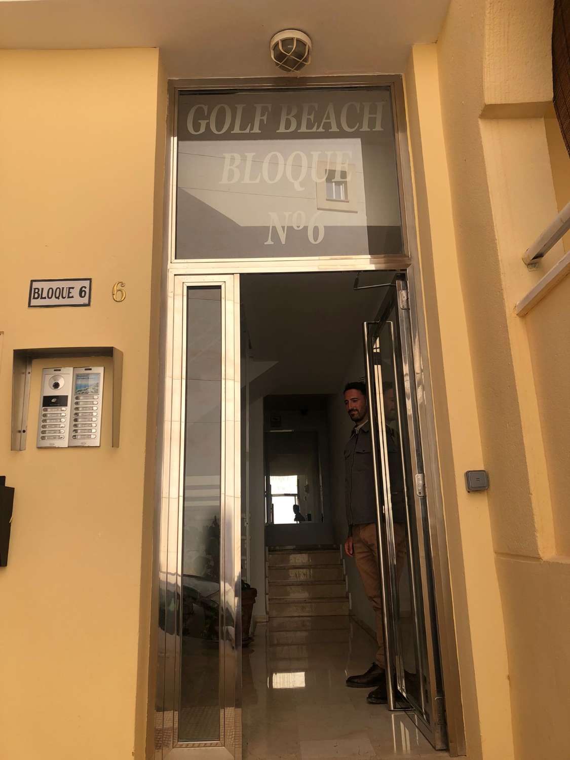 Se vende excelente apartamento en zona de Torrequebrada (Benalmádena).