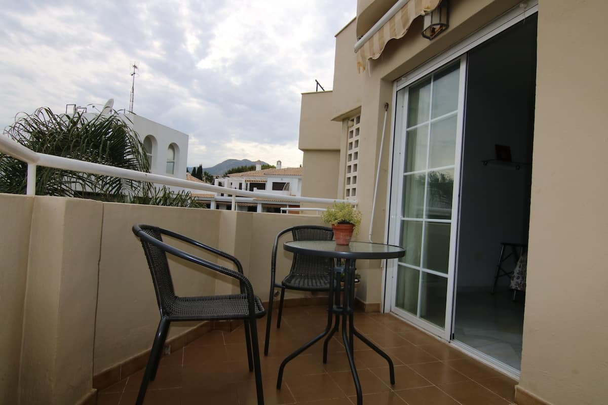 UPEA KATTOHUONEISTO MERINÄKÖALOILLA MYYNNISSÄ LA CARIHUELASSA 300 METRIN PÄÄSSÄ RANNASTA (TORREMOLINOS)