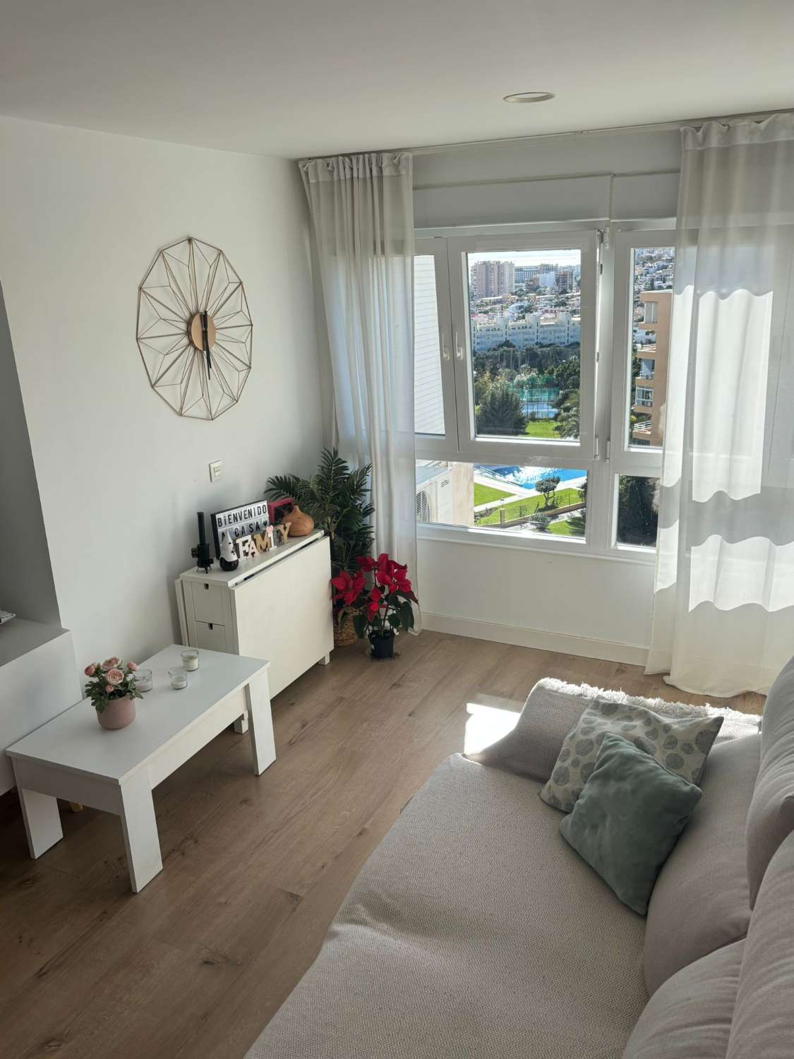 Se alquila desde ahora hasta 31/05/2026  y desde   15.9.26- 30-5 27  bonito dormitorio en La Colina (Torremolinos)