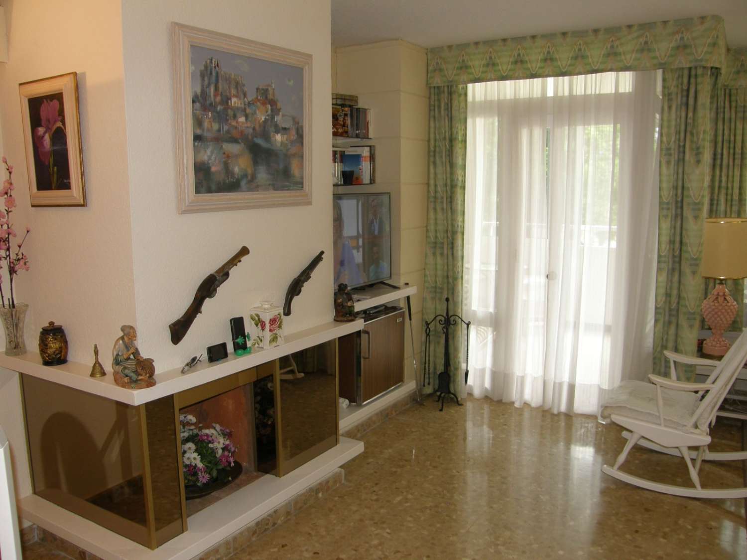 SE ALQUILA BONITO APARTAMENTO CON VISTAS PARCIALES AL MAR DESDE 01/09/2026 HASTA 30.6.27 EN PLAYAMAR (TORREMOLINOS)