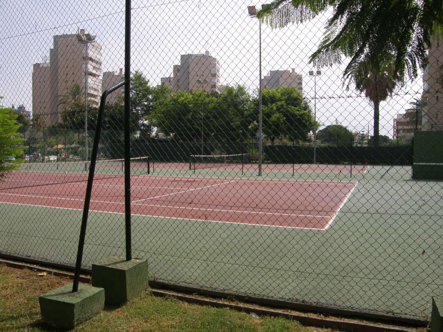 SE ALQUILA BONITO APARTAMENTO CON VISTAS PARCIALES AL MAR DESDE 01/09/2026 HASTA 30.6.27 EN PLAYAMAR (TORREMOLINOS)