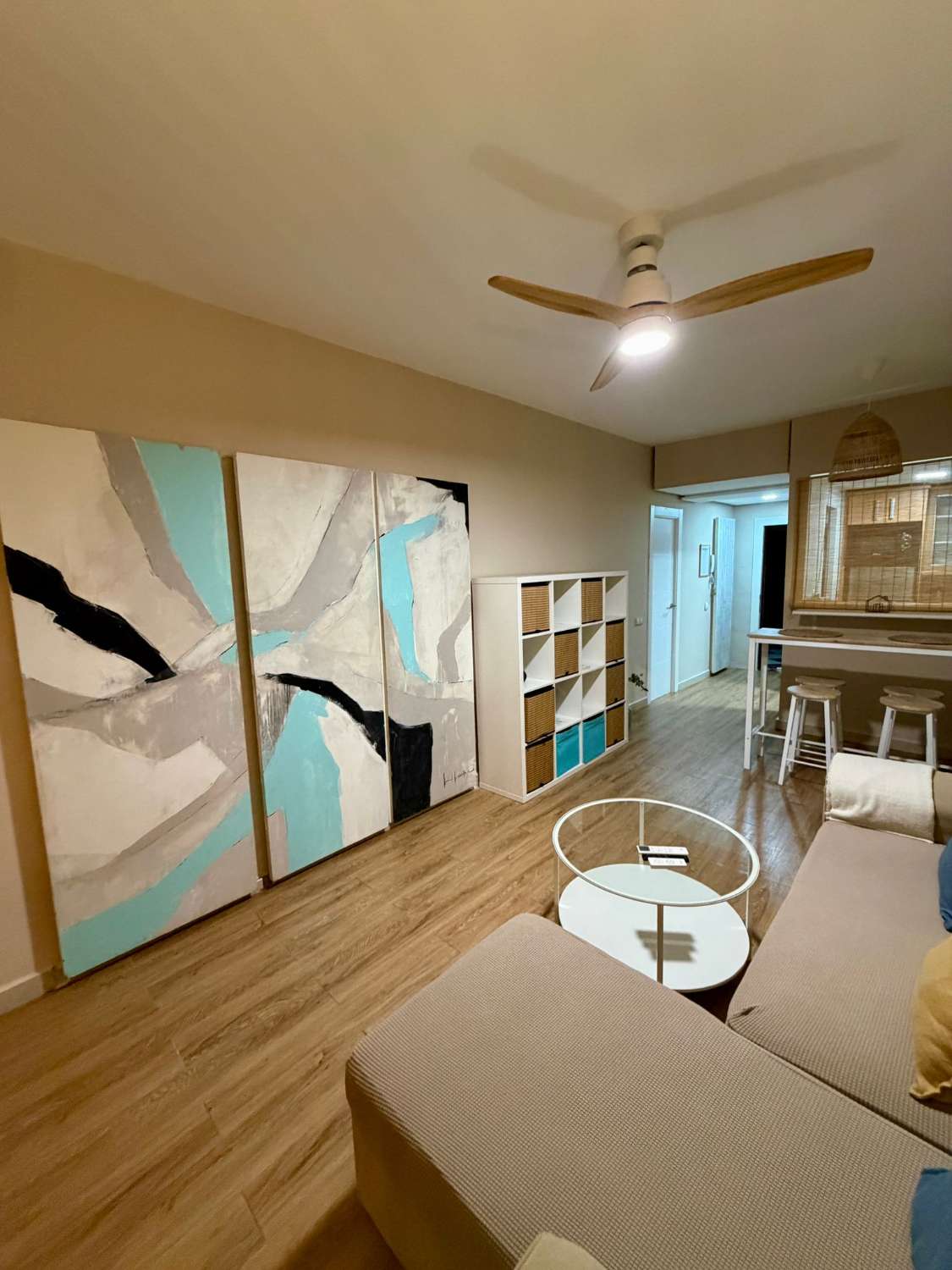 IT IS RENTED UNTIL 30/06/26 AND FROM 01/09/2026 TO 30/06/2027. SPACIOUS RENOVATED STUDIO IN THE CENTRE OF TORREMOLINOS