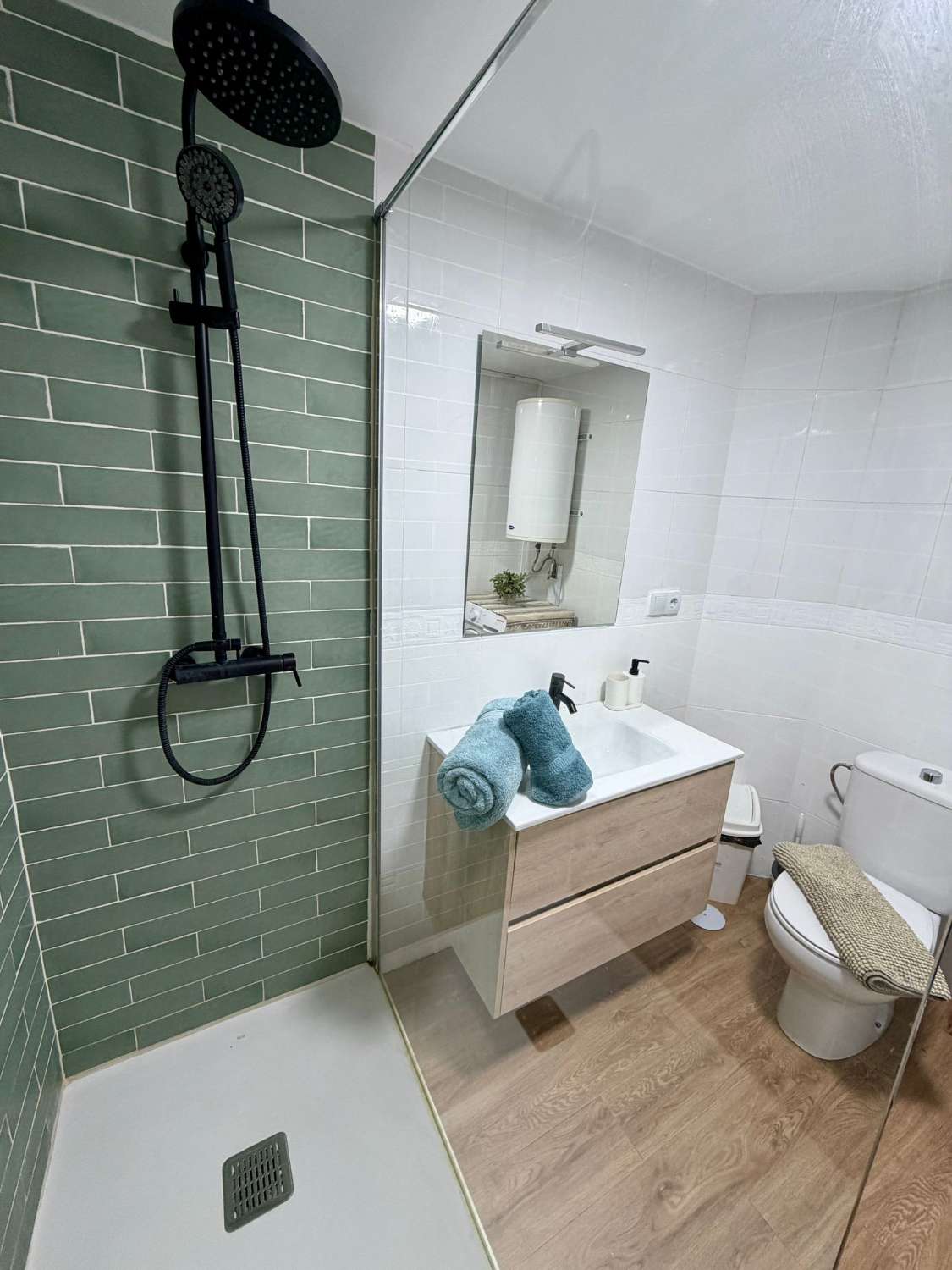 IT IS RENTED UNTIL 30/06/26 AND FROM 01/09/2026 TO 30/06/2027. SPACIOUS RENOVATED STUDIO IN THE CENTRE OF TORREMOLINOS