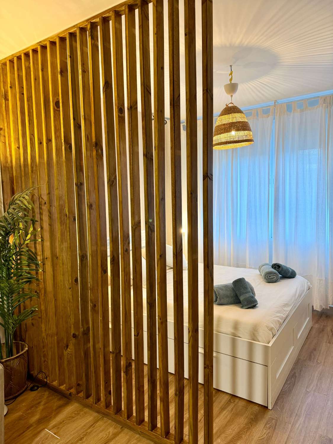 IT IS RENTED UNTIL 30/06/26 AND FROM 01/09/2026 TO 30/06/2027. SPACIOUS RENOVATED STUDIO IN THE CENTRE OF TORREMOLINOS