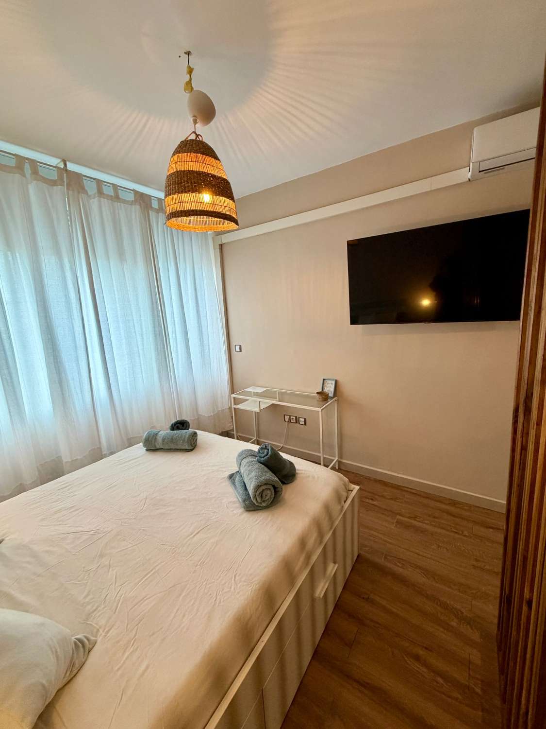 IT IS RENTED UNTIL 30/06/26 AND FROM 01/09/2026 TO 30/06/2027. SPACIOUS RENOVATED STUDIO IN THE CENTRE OF TORREMOLINOS