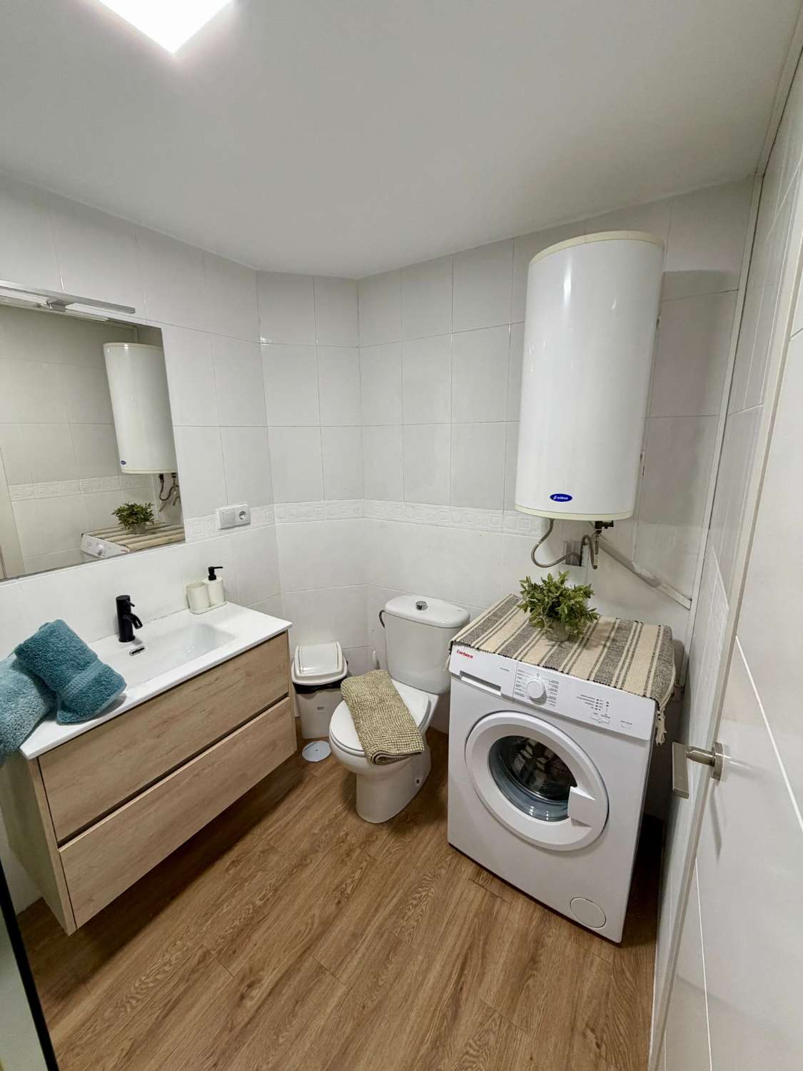 IT IS RENTED UNTIL 30/06/26 AND FROM 01/09/2026 TO 30/06/2027. SPACIOUS RENOVATED STUDIO IN THE CENTRE OF TORREMOLINOS