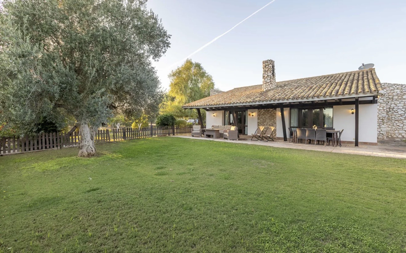 Country Property for rent in Sevilla