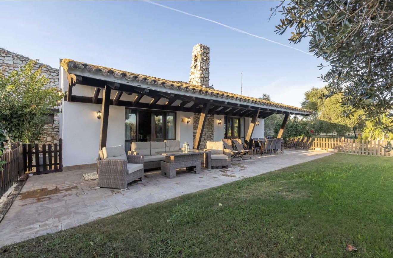 Country Property for rent in Sevilla