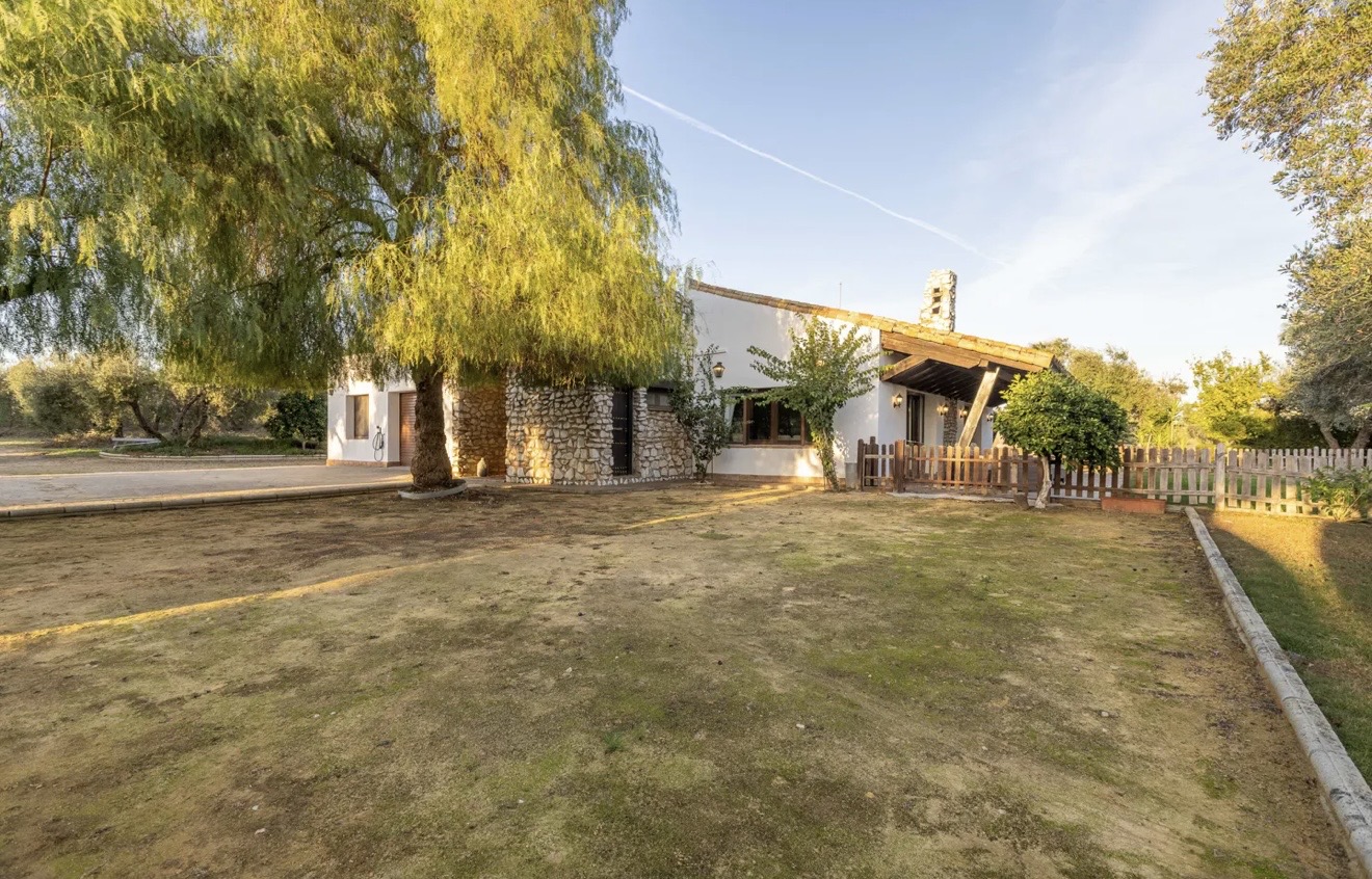 Country Property for rent in Sevilla