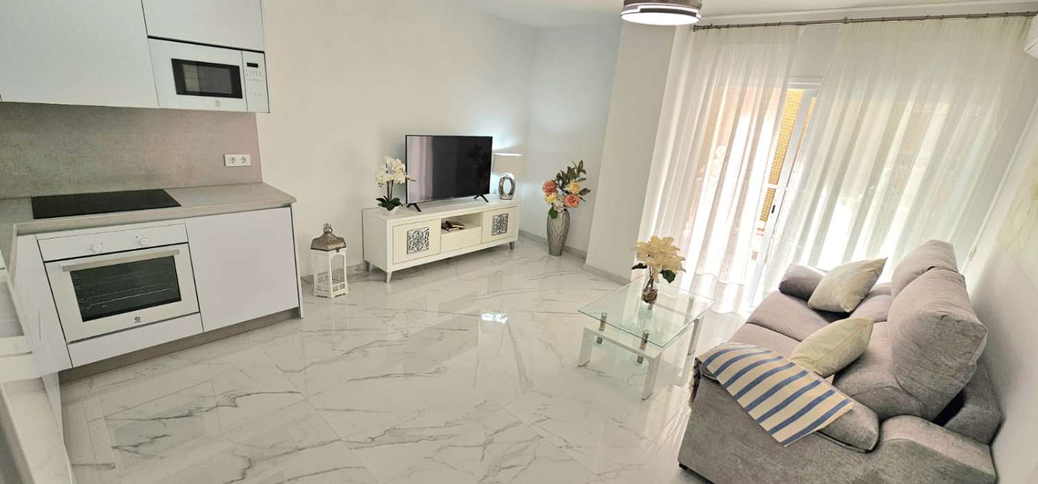 BEAUTIFUL BEACHFRONT APARTMENT FOR SALE IN FUENGIROLA