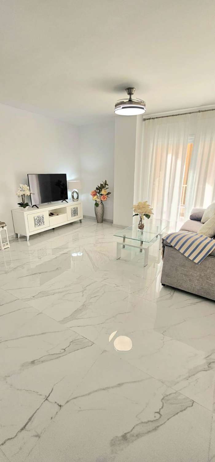 BEAUTIFUL BEACHFRONT APARTMENT FOR SALE IN FUENGIROLA