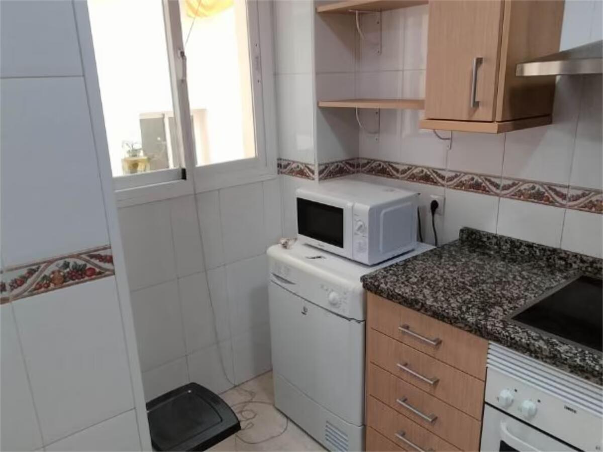 SE ALQUILA POR LARGA TEMPORADA DESDE YA BONITO APARTAMENTO EN ZONA EL ARENAL (BENALMADENA)