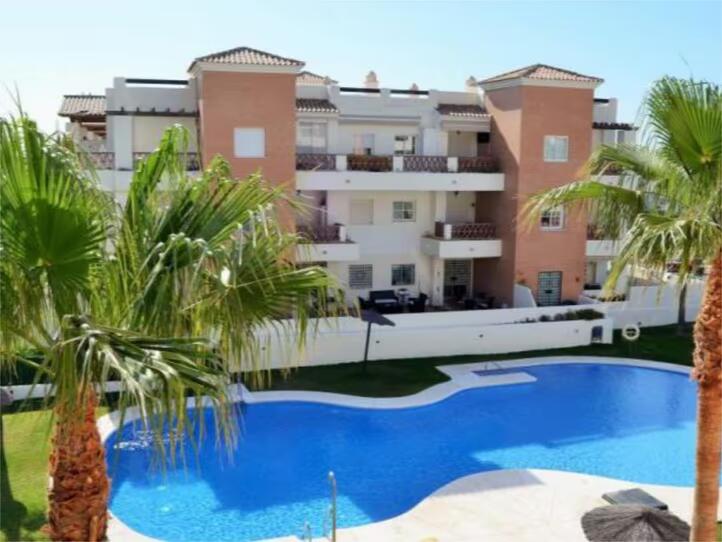 SE ALQUILA POR LARGA TEMPORADA DESDE YA BONITO APARTAMENTO EN ZONA EL ARENAL (BENALMADENA)