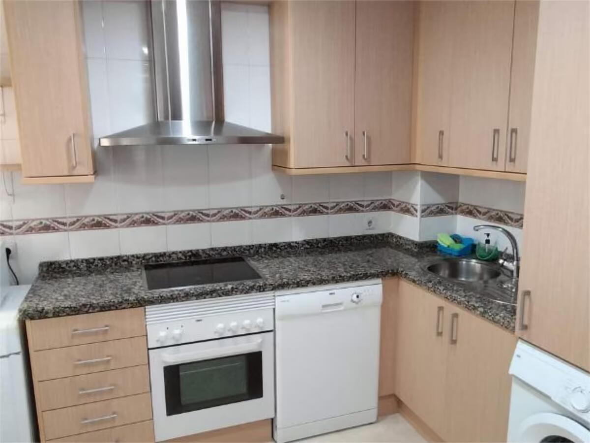 SE ALQUILA POR LARGA TEMPORADA DESDE YA BONITO APARTAMENTO EN ZONA EL ARENAL (BENALMADENA)