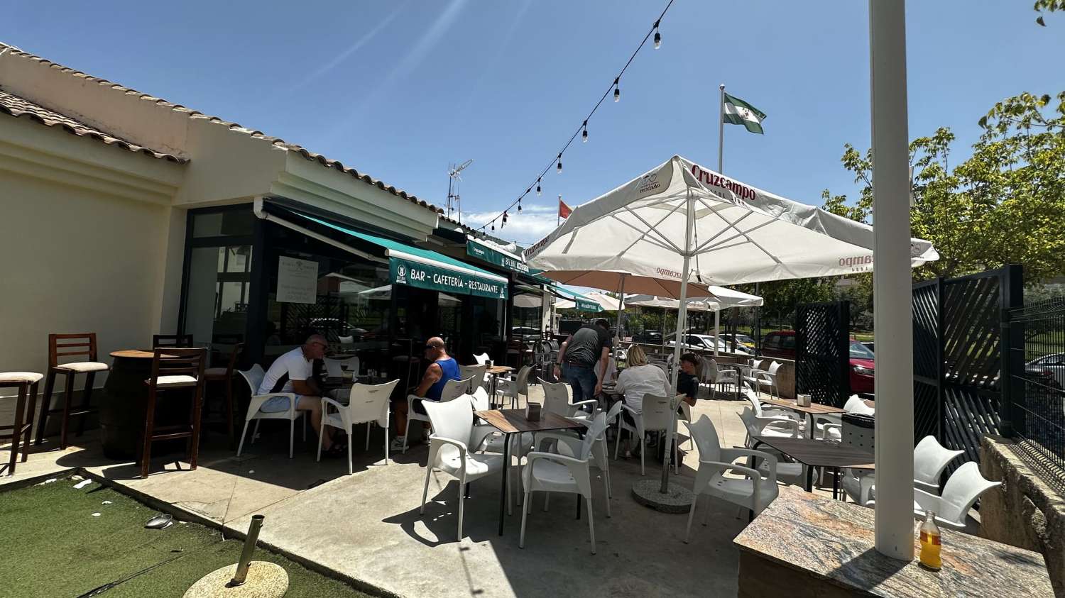 SE ALQUILA POR LARGA TEMPORADA DESDE YA BONITO APARTAMENTO EN ZONA EL ARENAL (BENALMADENA)