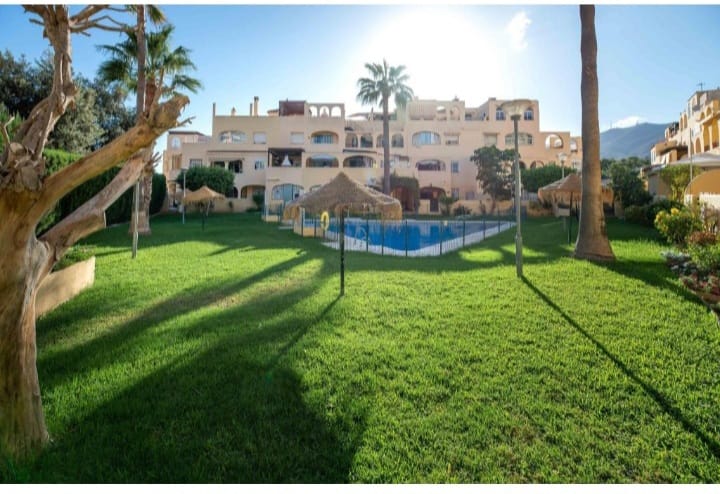 Se alquila  desde 1.4.26-30.6.26 precioso bajo recién reformado en Benalmádena