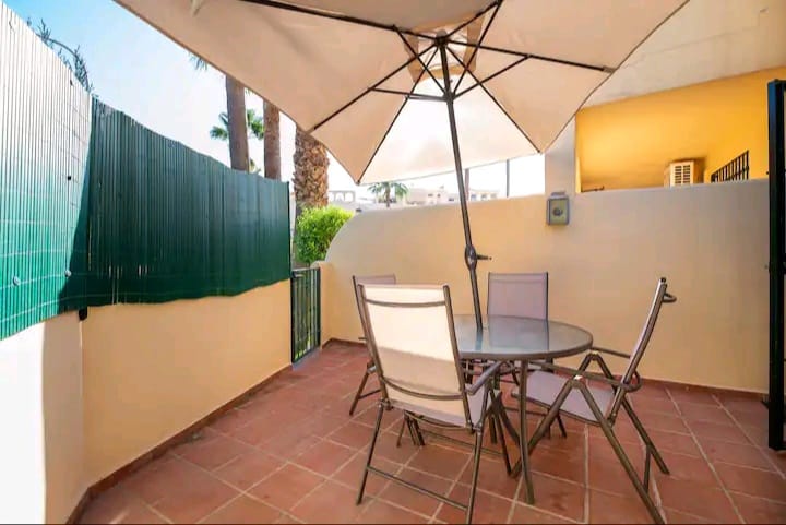 Se alquila  desde 1.4.26-30.6.26 precioso bajo recién reformado en Benalmádena