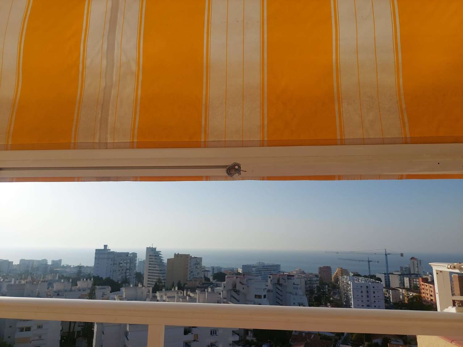 SE ALQUILA DESDE AHORA HASTA 30.11.26 y desde 2.12.26-30.6.27 .BONITO APARTAMENTO CON VISTAS A MAR EN ARROYO DE LA MIEL (BENALMADENA)